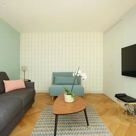 Center Of By Prestige